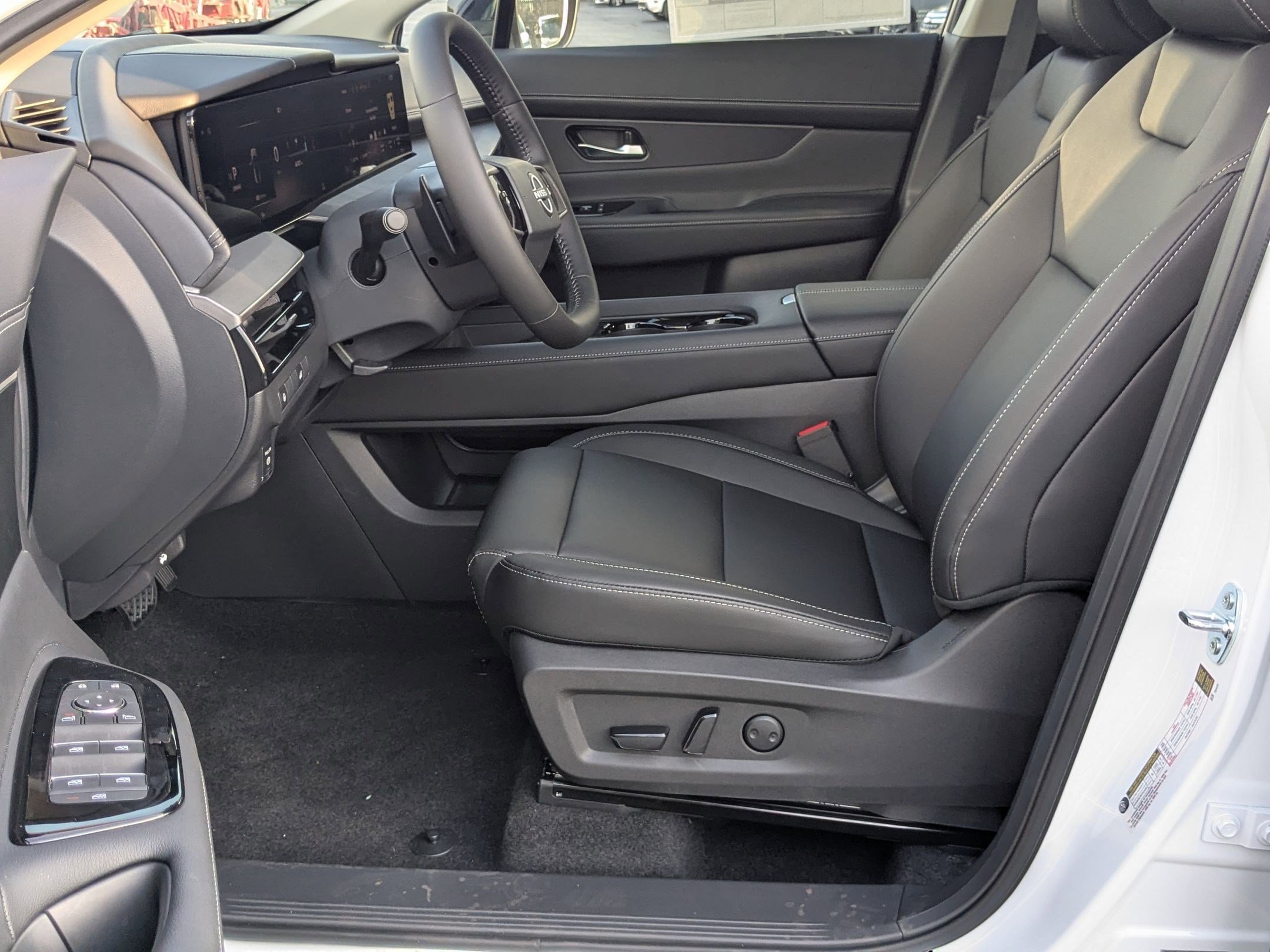 2025 Nissan Murano SV photo 10