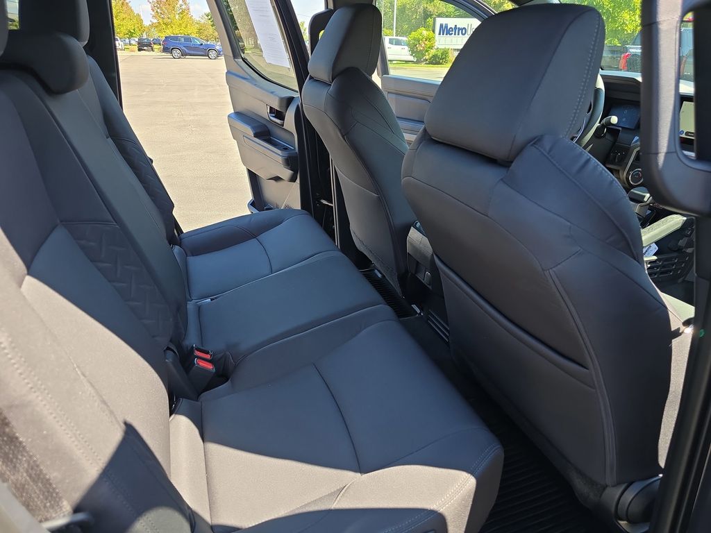 2025 Toyota Tacoma SR5 photo 11