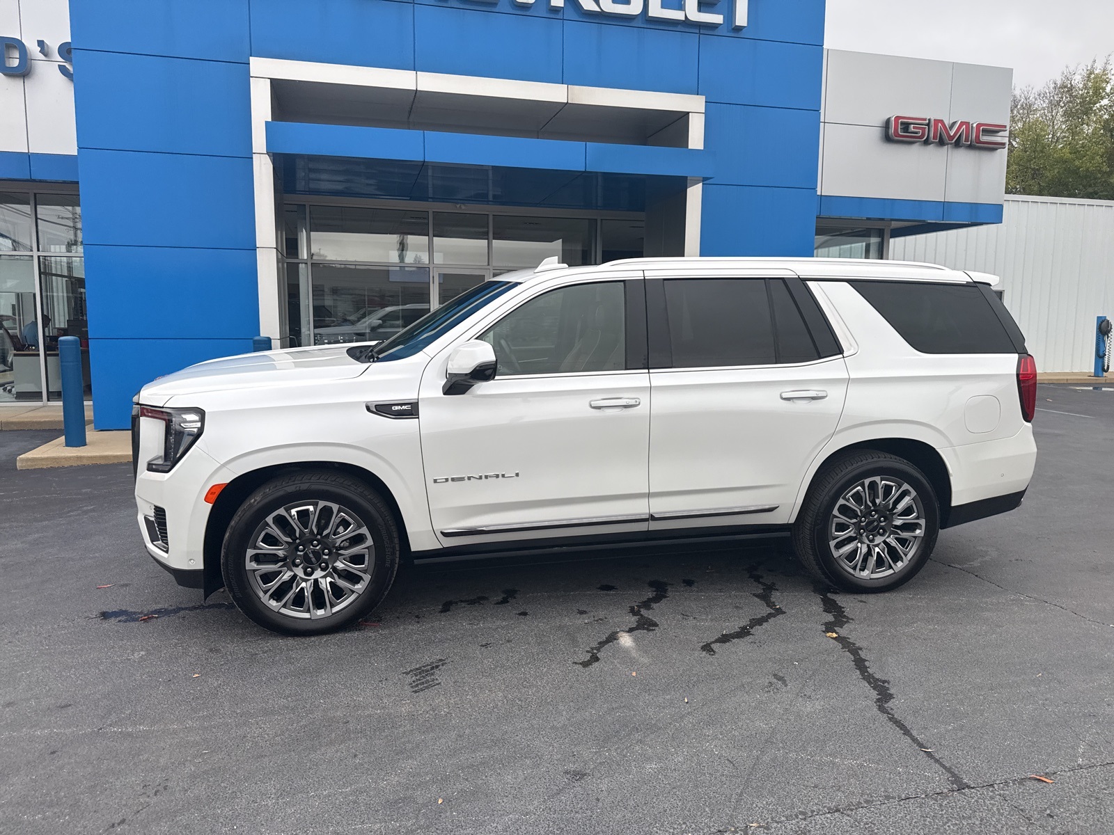 2024 Gmc Yukon Denali Ultimate photo 4