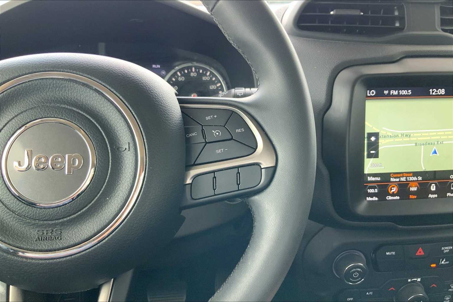 2022 Jeep Renegade Latitude photo 22