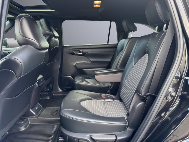 2022 Toyota Highlander XSE photo 19