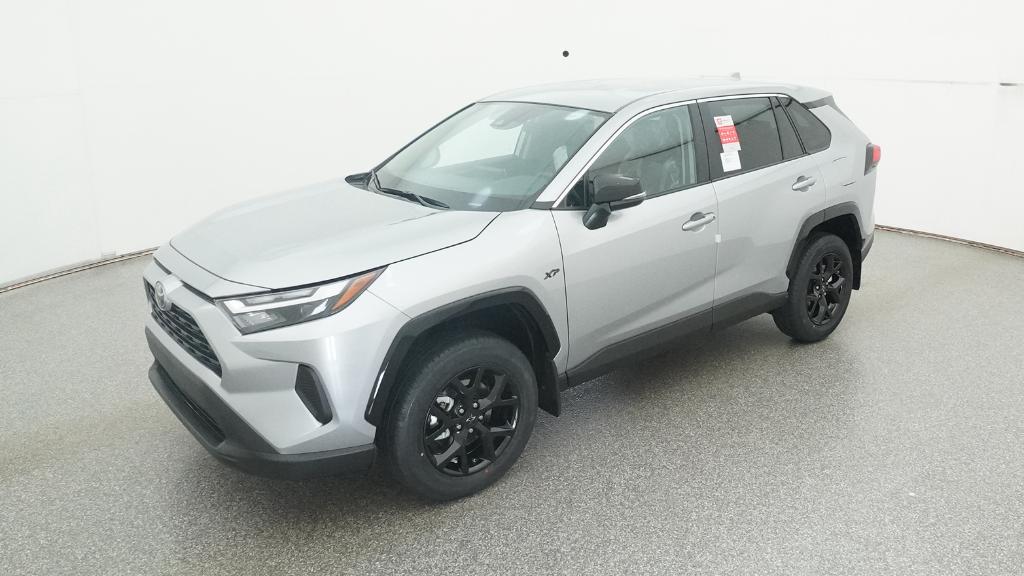 2025 Toyota RAV4 LE's photo