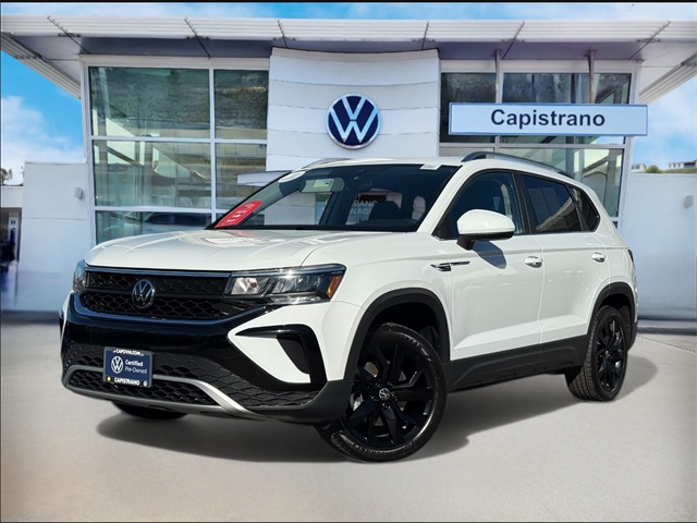 2023 Volkswagen Taos SE's photo