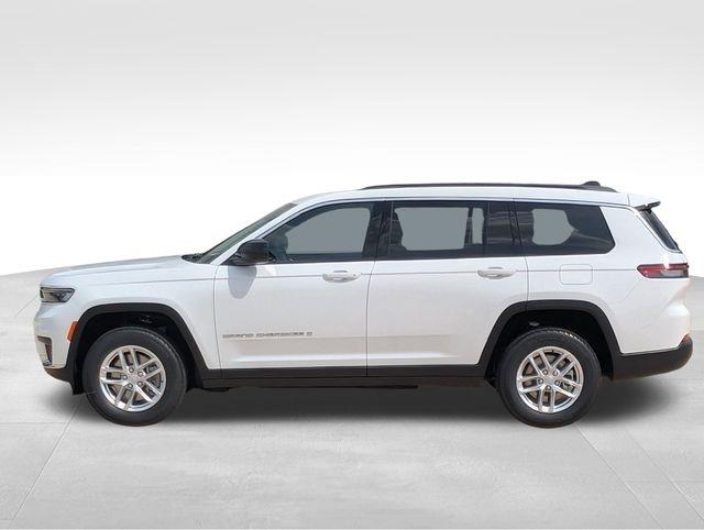 2025 Jeep Grand Cherokee Laredo X photo 2