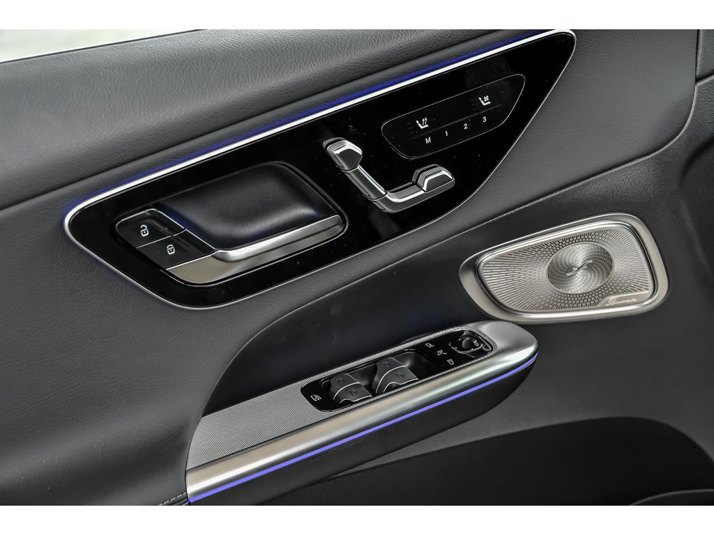 2026 Mercedes Benz GLC 300 4MATIC photo 3