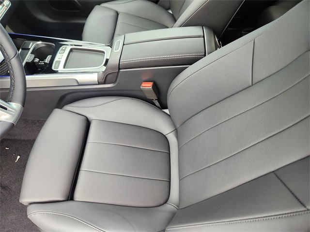 2026 Mercedes Benz GLB 250 4MATIC photo 8