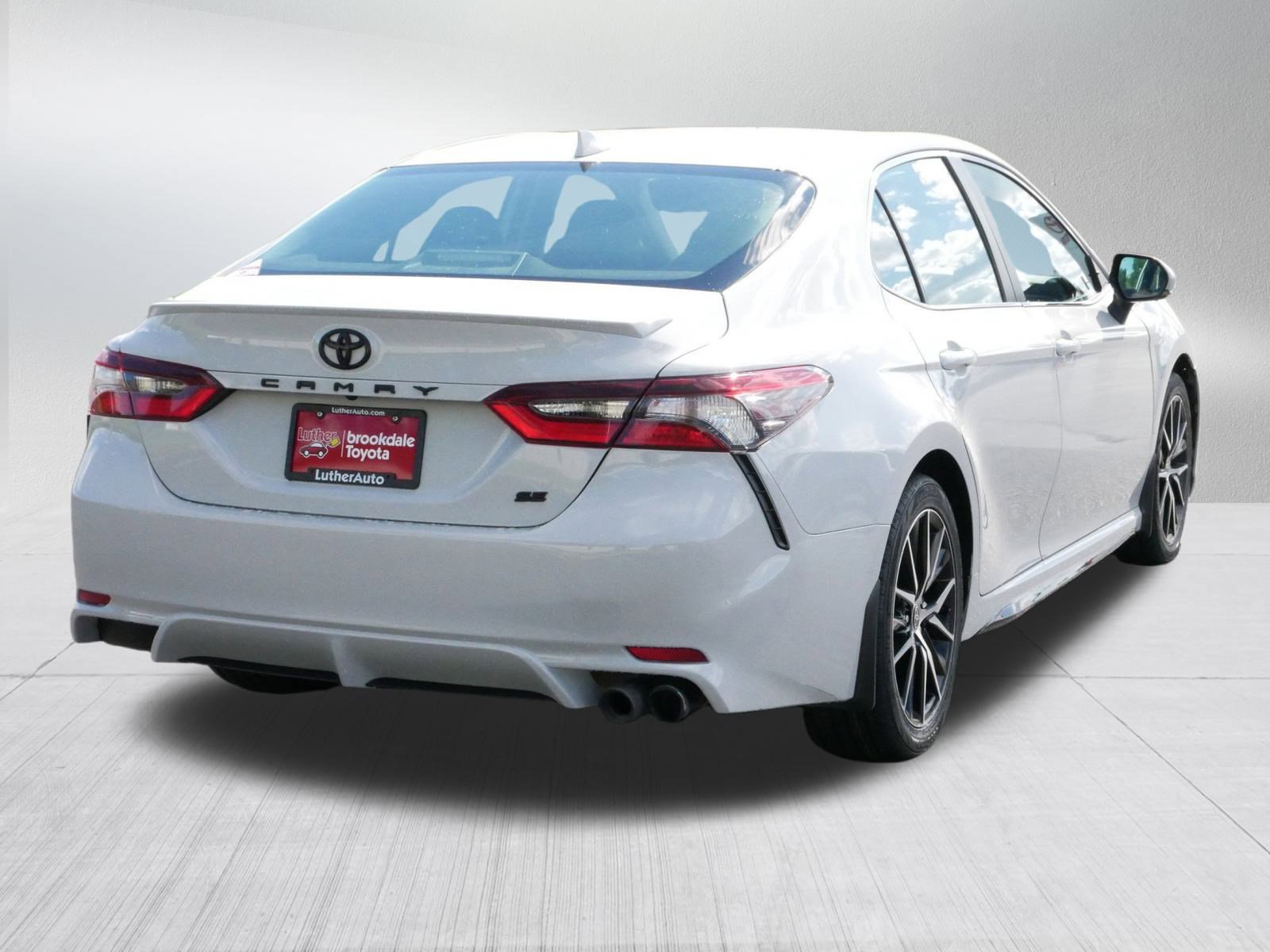 2023 Toyota Camry SE photo 6