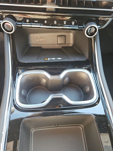 2026 Chevrolet Traverse 2LT photo 5