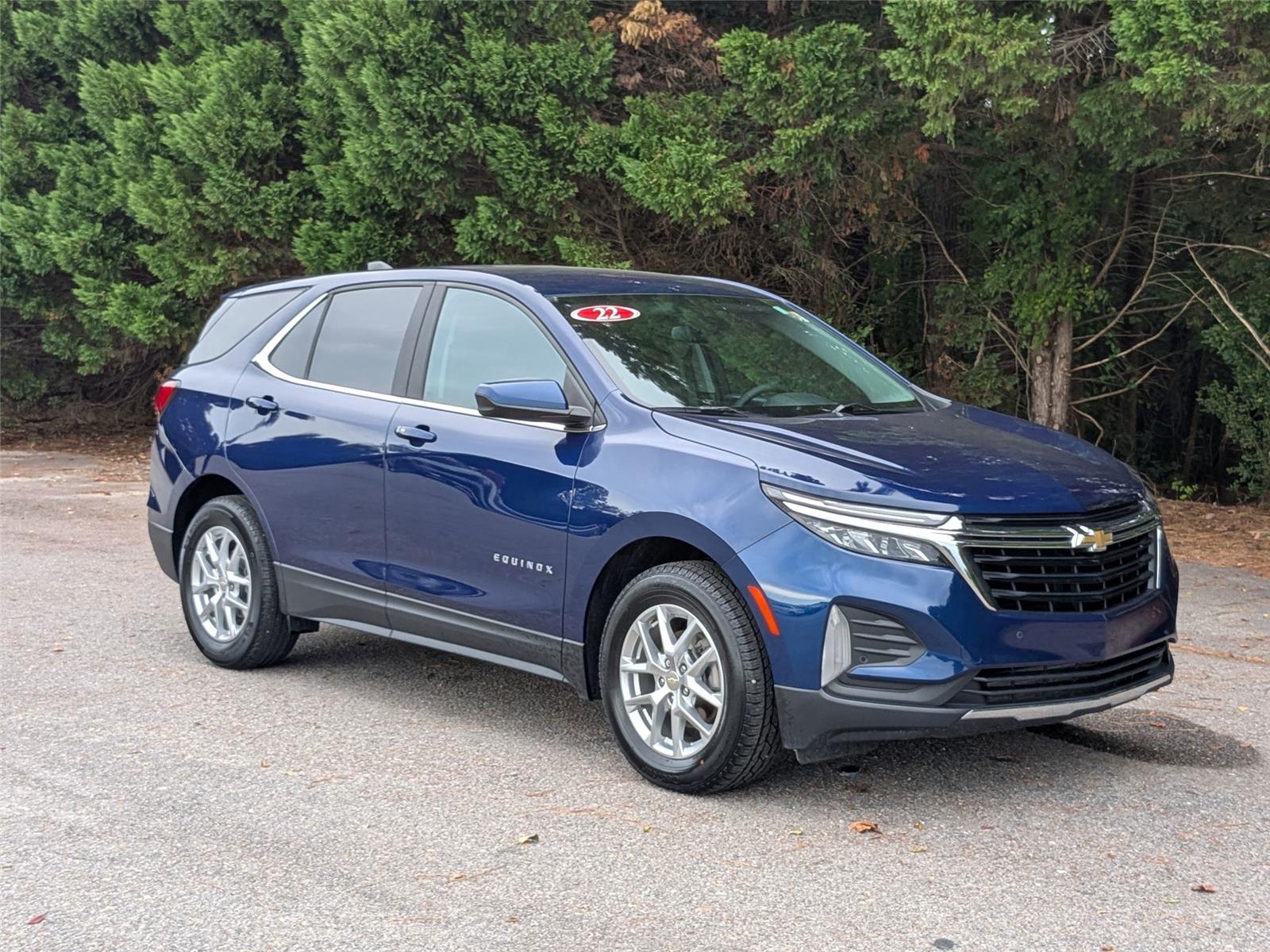 2022 Chevrolet Equinox LT photo 3