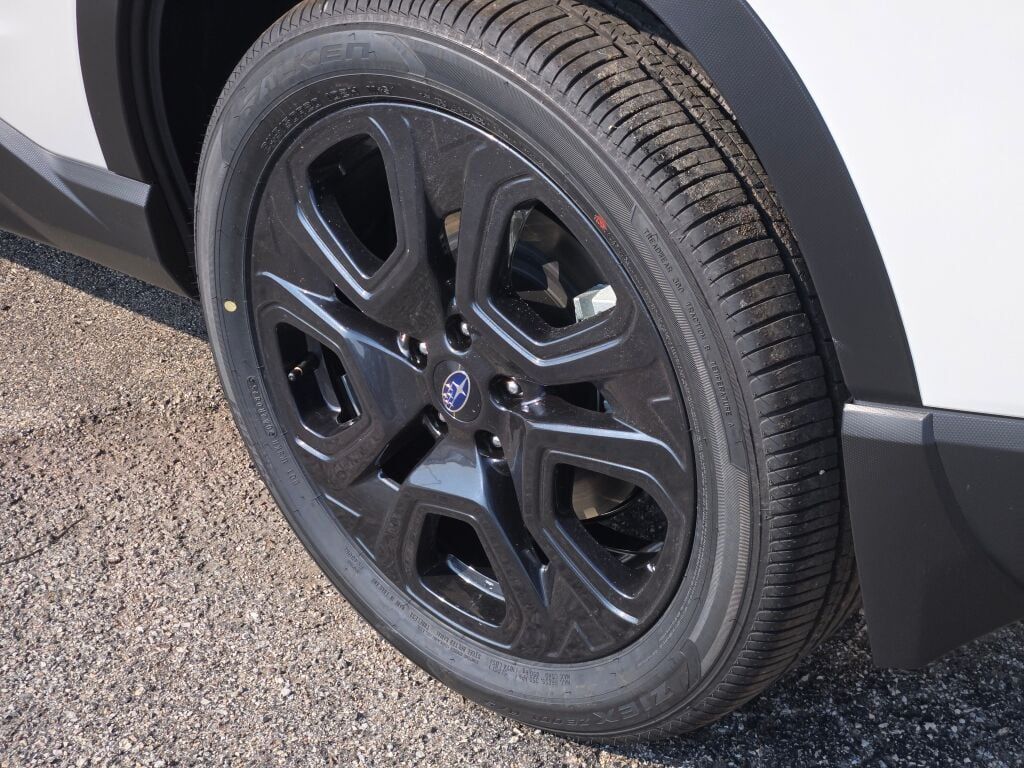 2025 Subaru Ascent Onyx Edition Touring photo 13