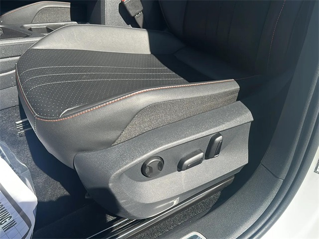 2024 Volkswagen Tiguan Wolfsburg Edition photo 19