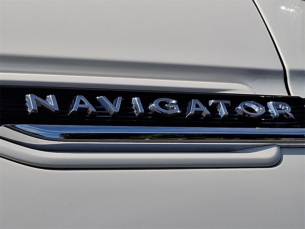 2023 Lincoln Navigator L photo 30