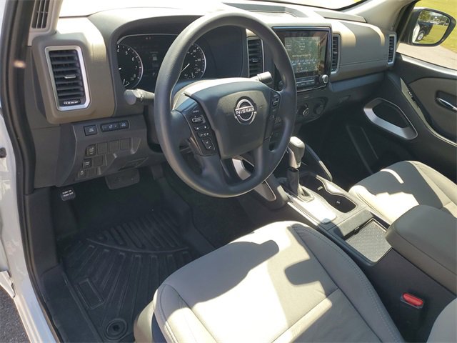 2022 Nissan Frontier SV photo 6