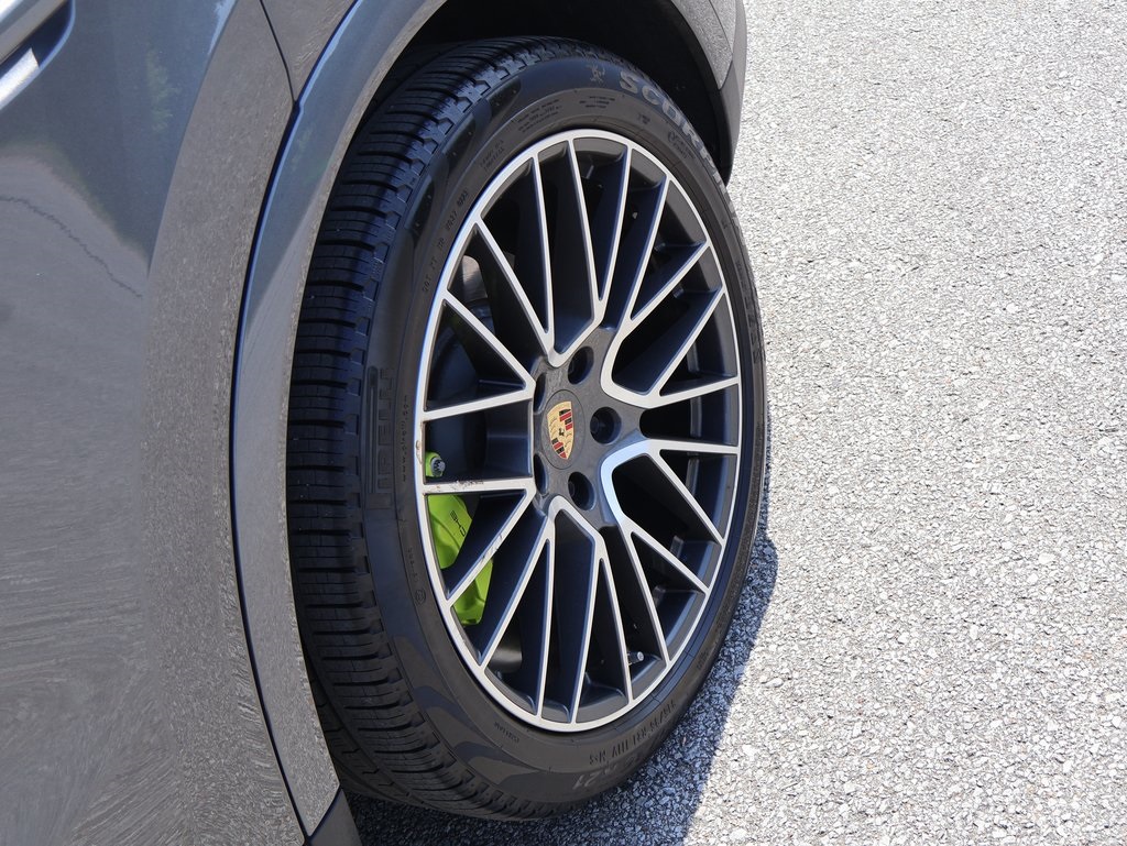 2023 Porsche Cayenne E-Hybrid photo 35
