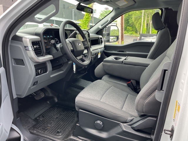 2025 Ford F-250 XL photo 2