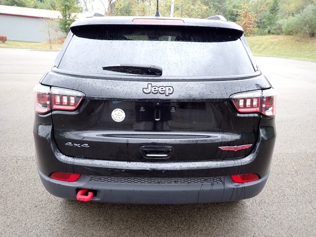 2022 Jeep Compass Trailhawk photo 3