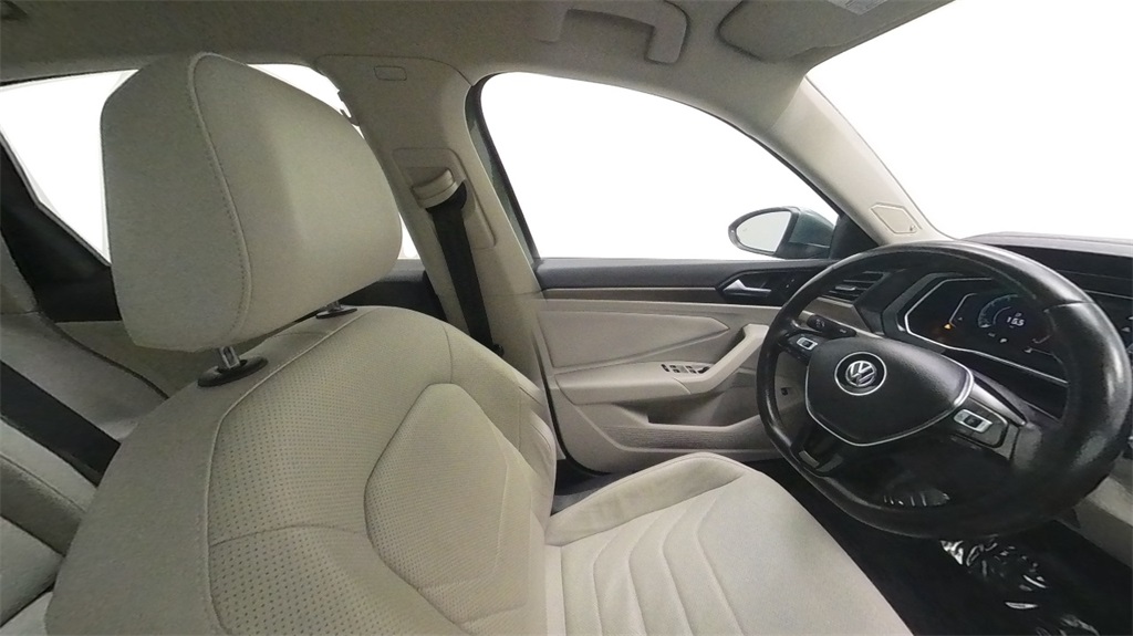 2019 Volkswagen Jetta SEL Premium photo 27