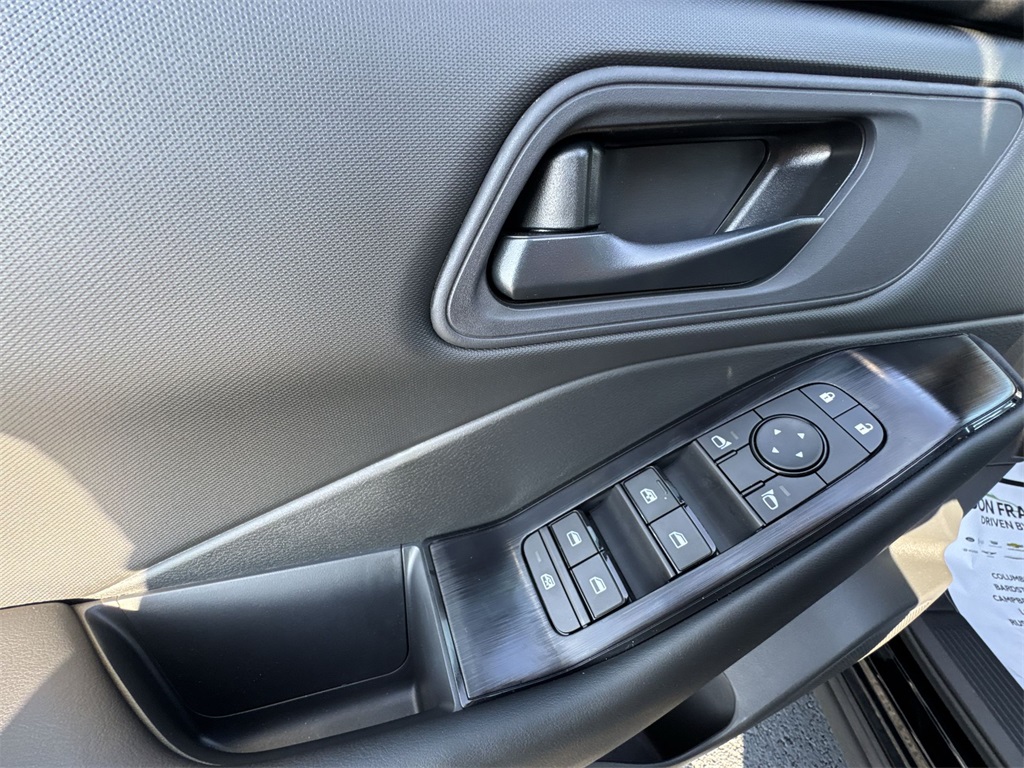 2026 Nissan Rogue S photo 13