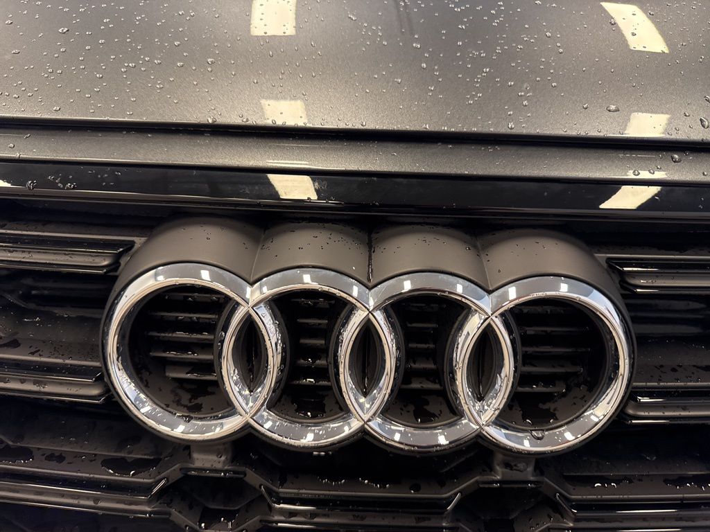 2025 Audi Q5 45 S line Premium photo 3