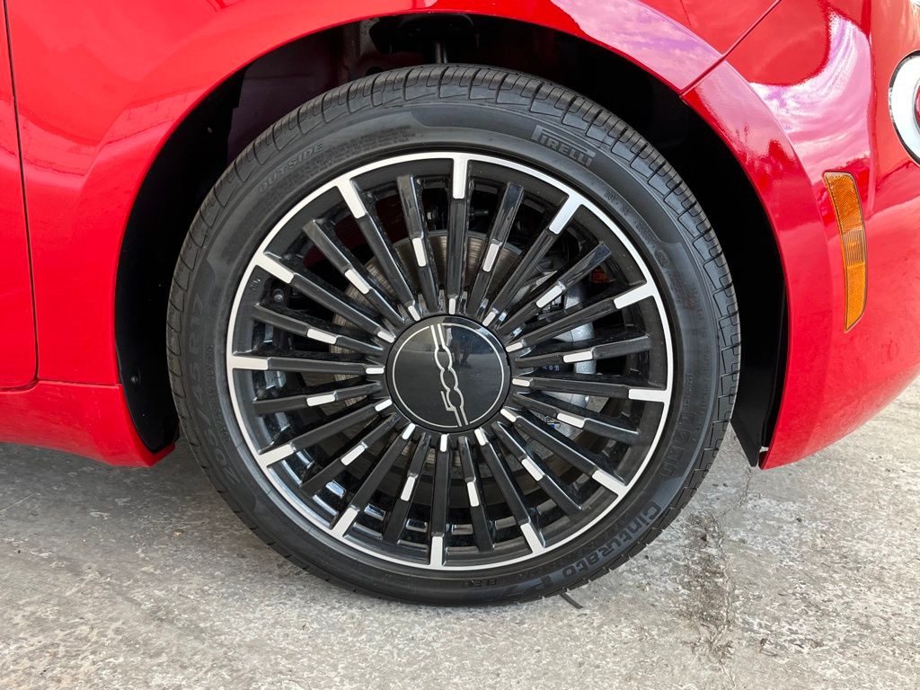 2024 Fiat 500e Red photo 2