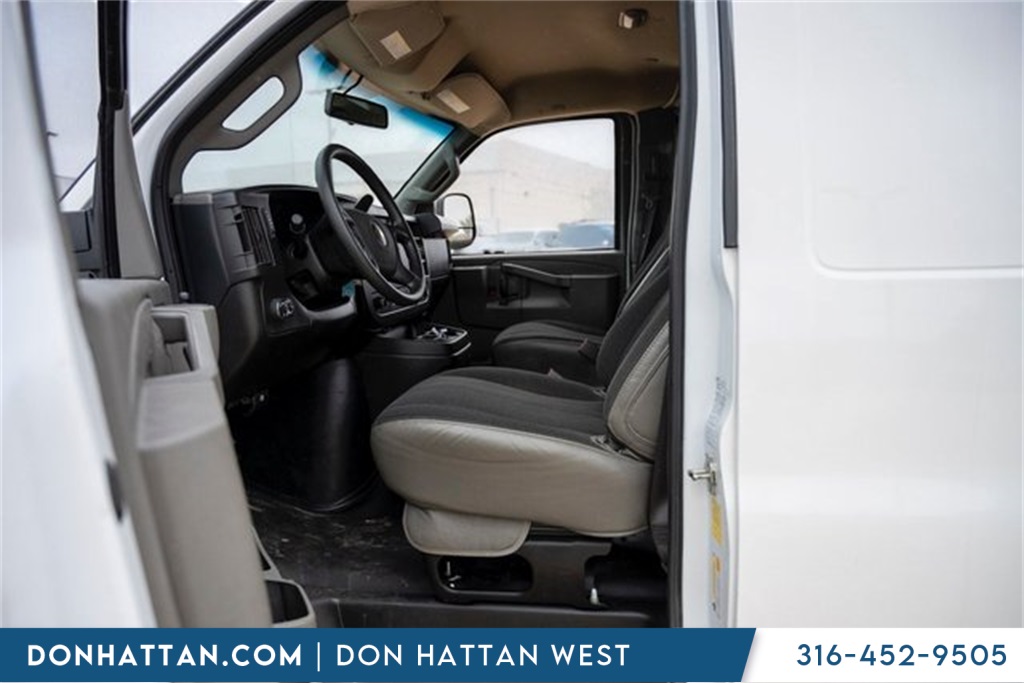 2023 Chevrolet Express 2500 Work Cargo Van photo 4
