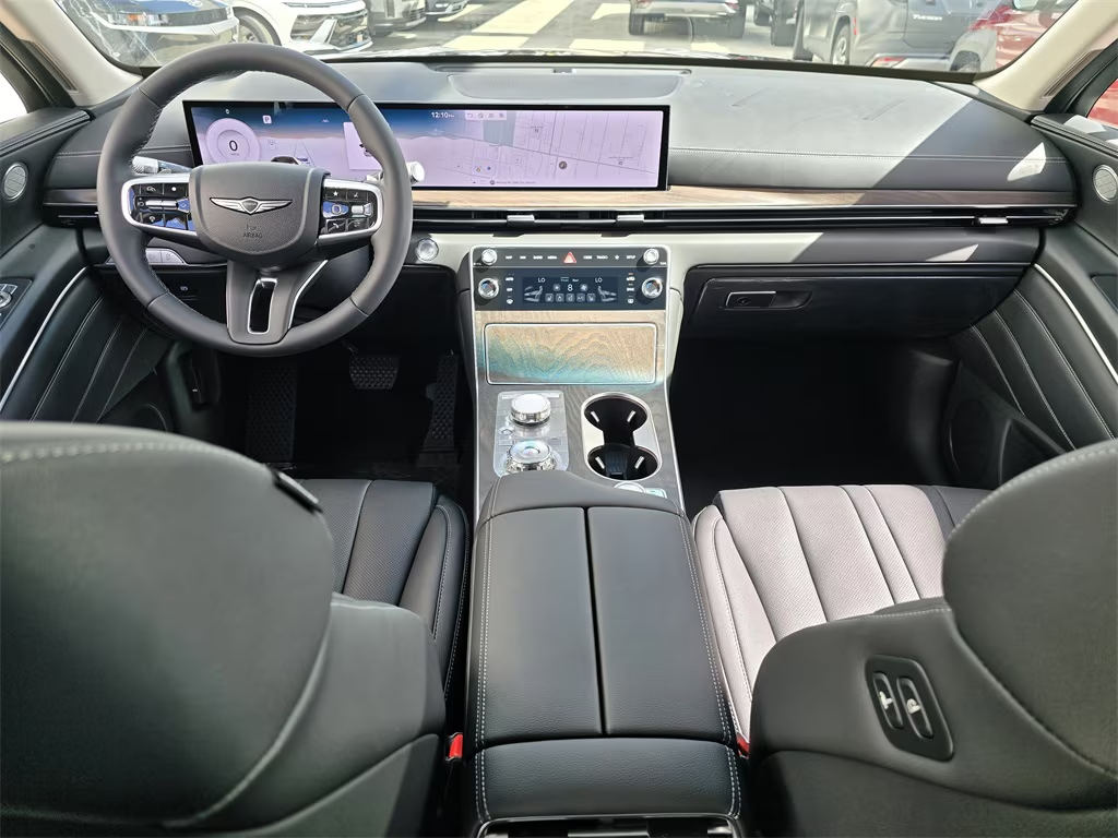 2025 Genesis GV80 2.5T Advanced AWD photo 6