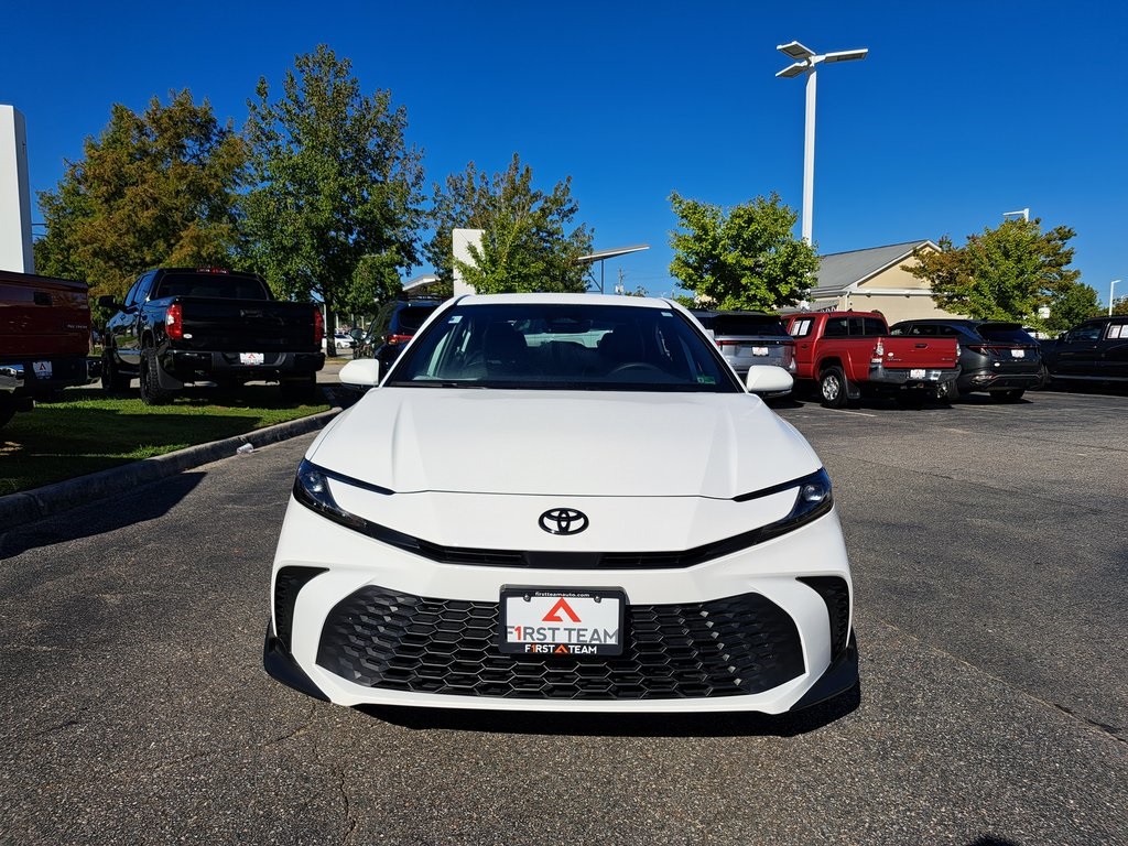 2025 Toyota Camry SE photo 3