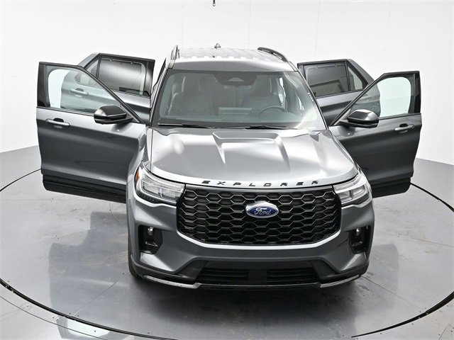 2025 Ford Explorer ST-Line photo 46