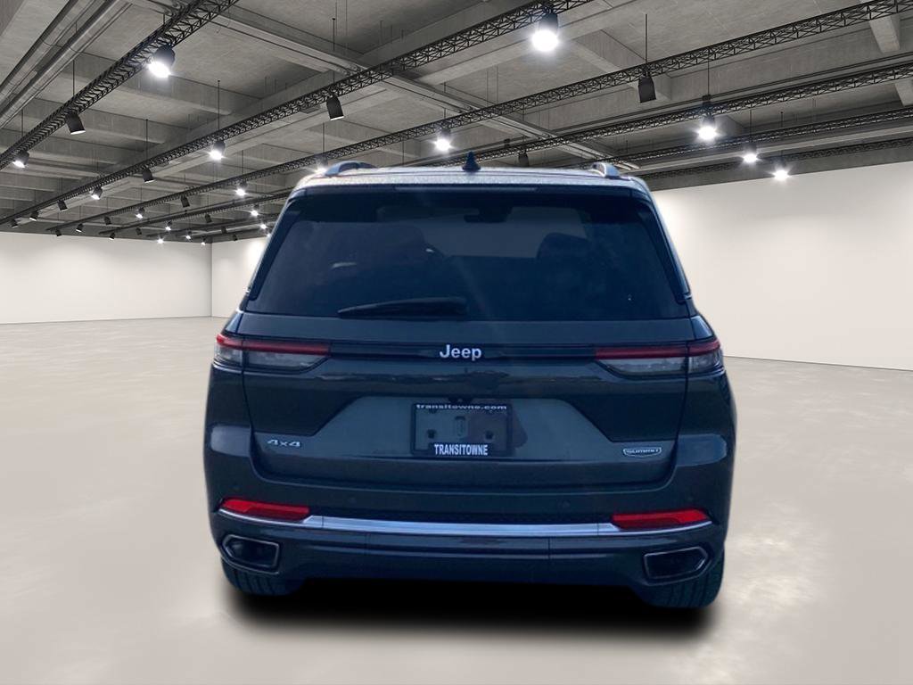 2022 Jeep Grand Cherokee Summit photo 4