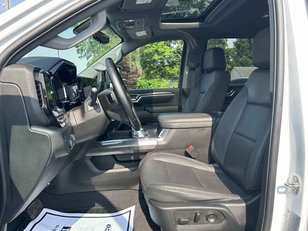 2024 Chevrolet Silverado 2500HD LTZ photo 15