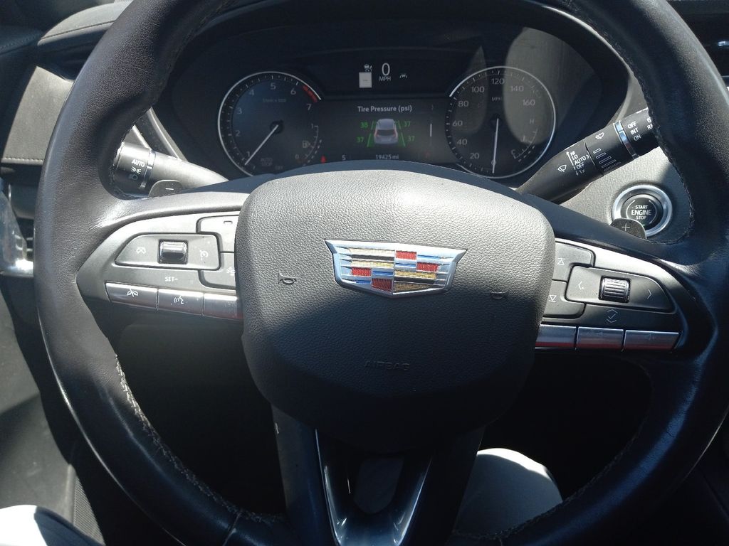 2023 Cadillac XT4 Premium Luxury photo 5