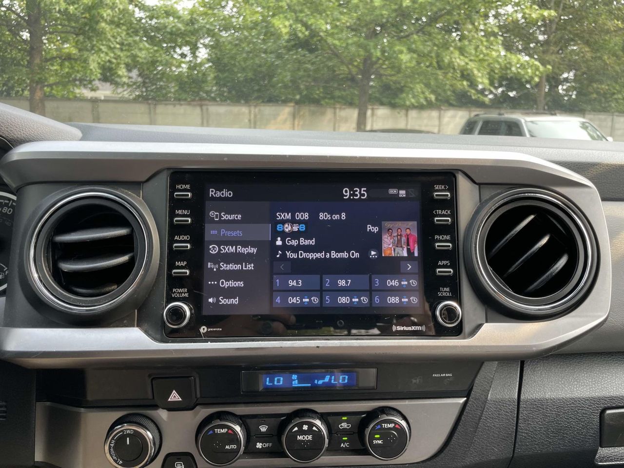2022 Toyota Tacoma SR5 V6 photo 25