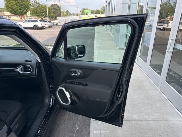 2021 Jeep Renegade Latitude photo 34