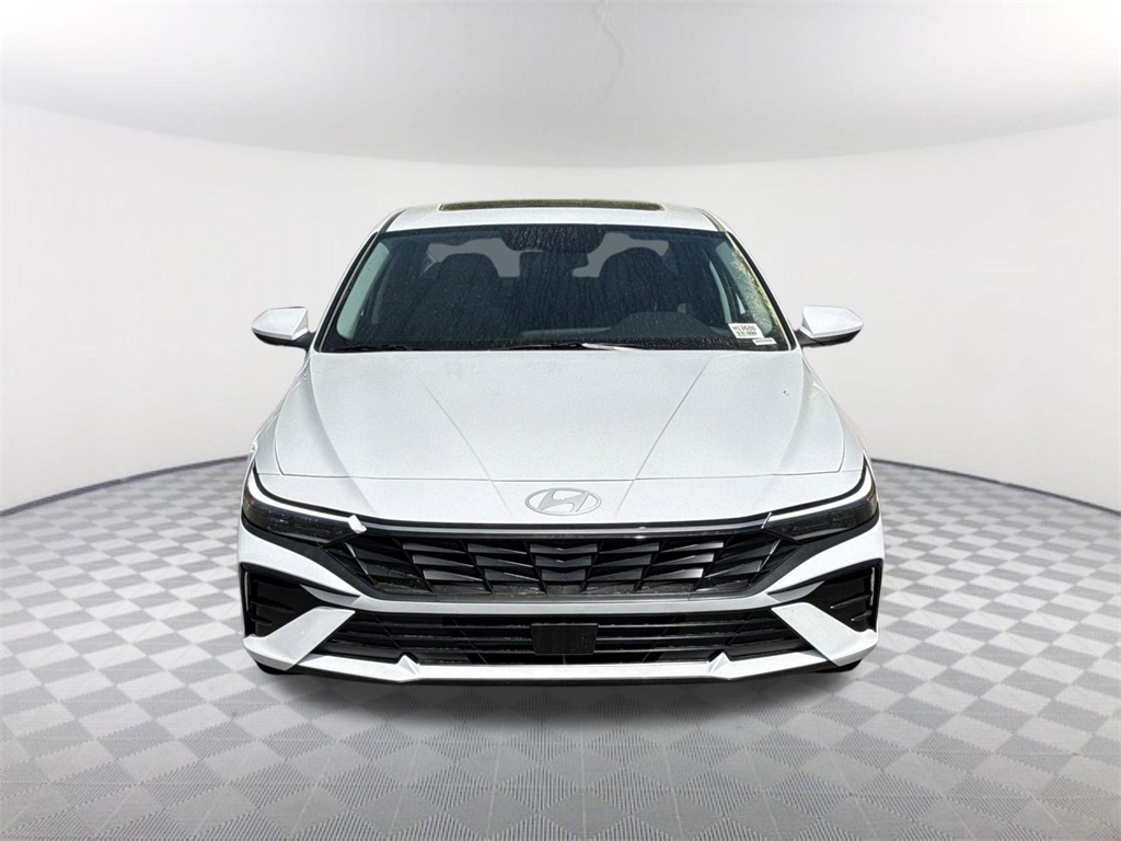 2025 Hyundai Elantra SEL Convenience photo 2