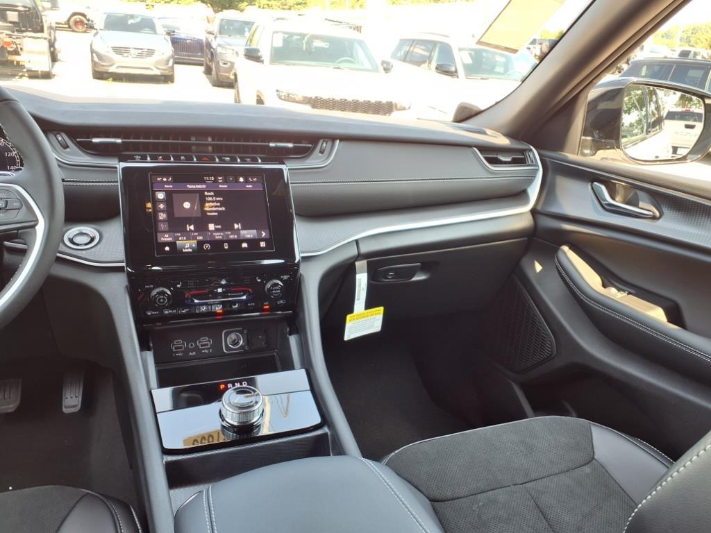 2025 Jeep Grand Cherokee Altitude X photo 23