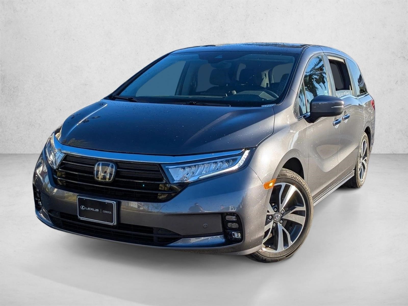 2023 Honda Odyssey Touring's photo