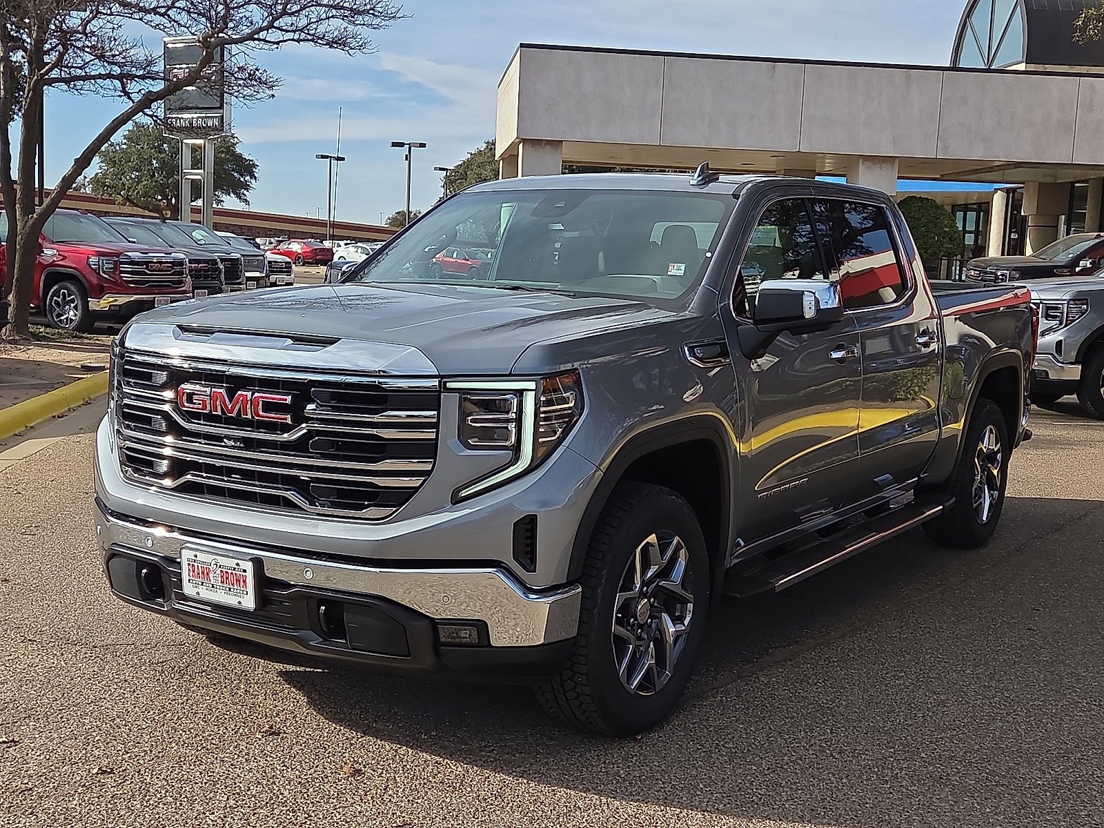 2026 GMC Sierra 1500 SLT's photo