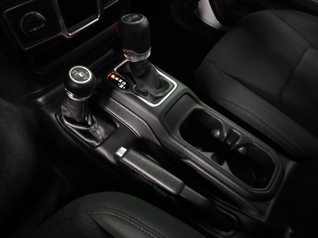 2021 JEEP WRANGLER - Image 24