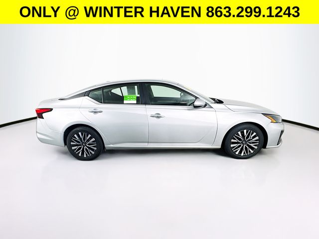 2023 Nissan Altima 2.5 SV photo 8