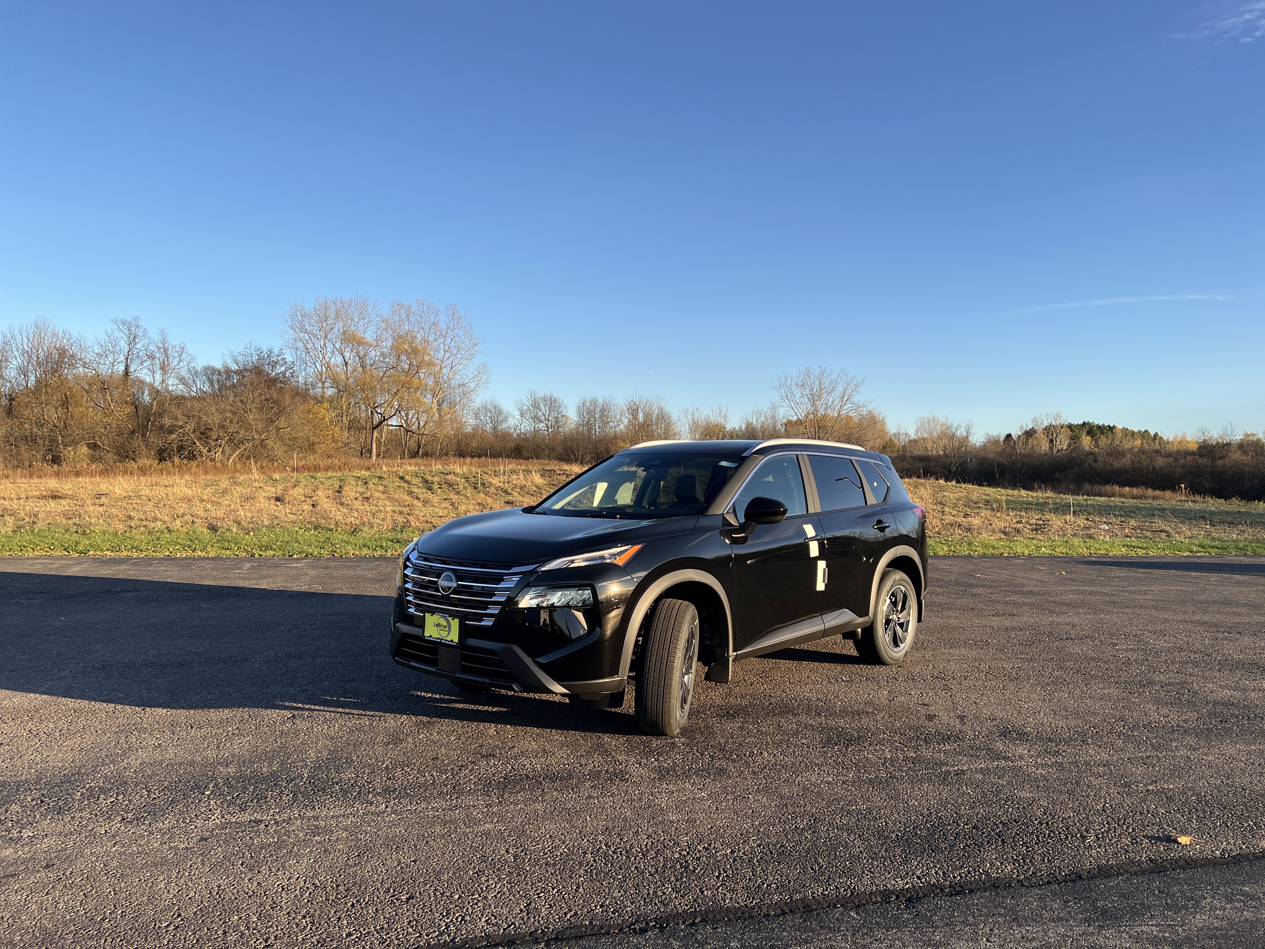 2026 Nissan Rogue SV's photo