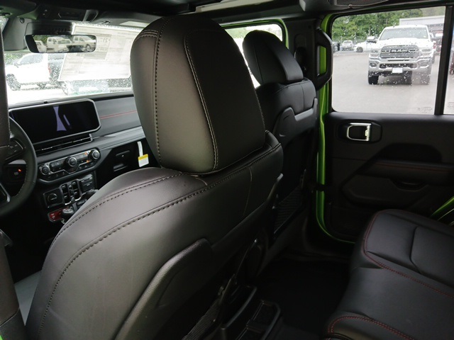 2025 Jeep Wrangler Rubicon X photo 18