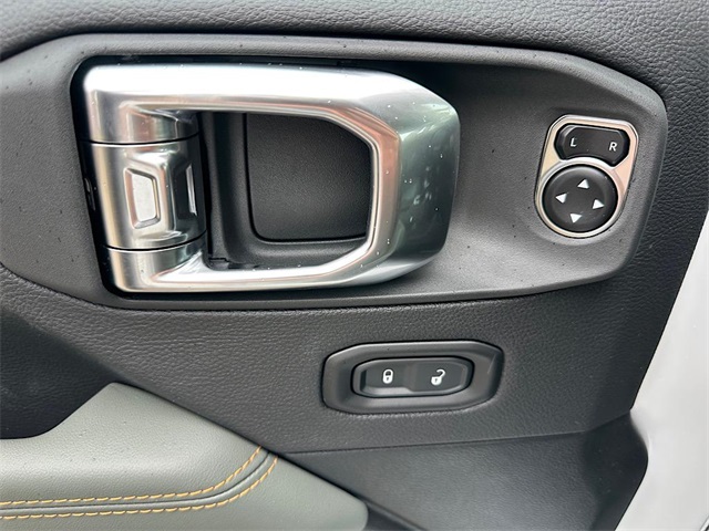 2025 Jeep Gladiator Mojave photo 14