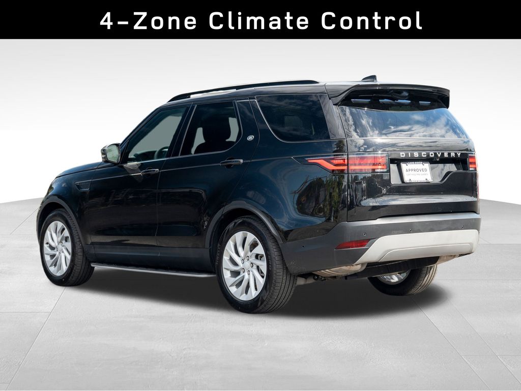 2024 Land Rover Discovery S photo 2