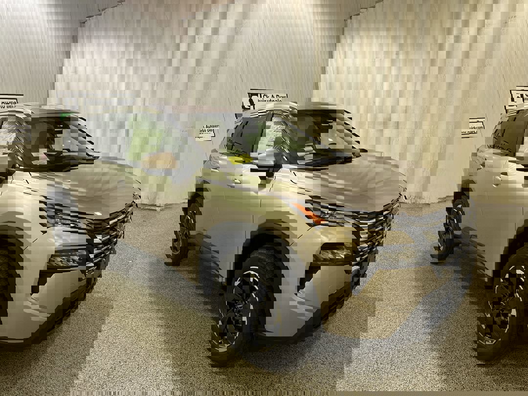 2026 Nissan Rogue SV's photo