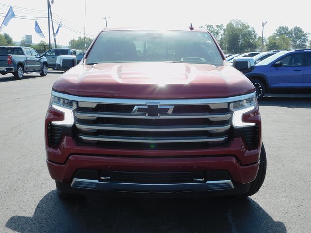 2025 Chevrolet Silverado 1500 High Country photo 2