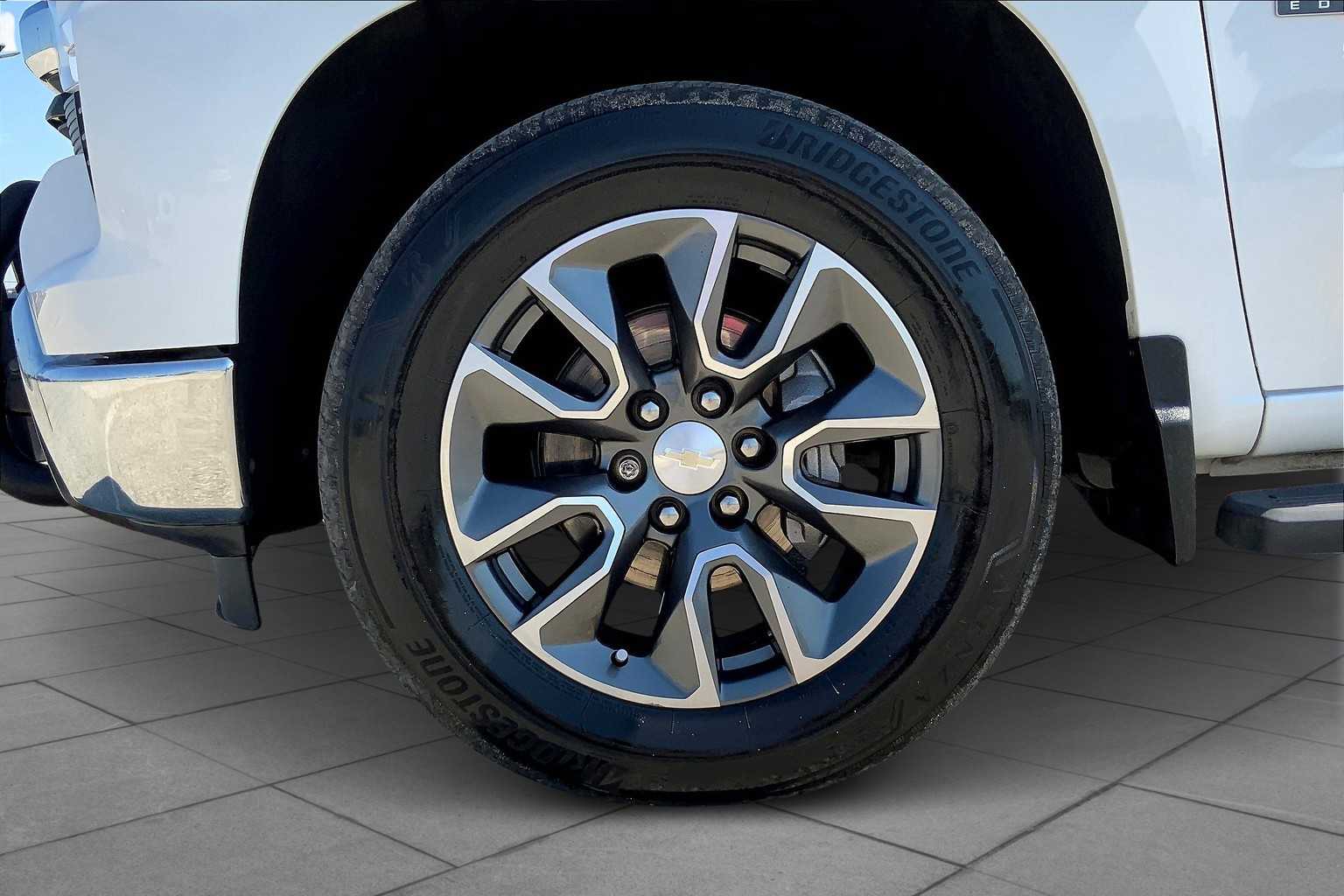 2022 Chevrolet Silverado 1500 LT photo 10