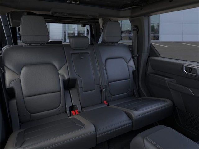 2025 Ford Bronco Outer Banks photo 11