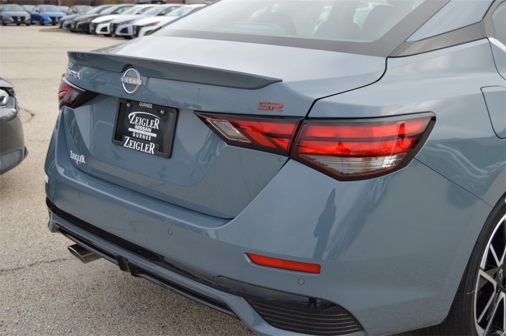 2025 Nissan Sentra SR photo 7