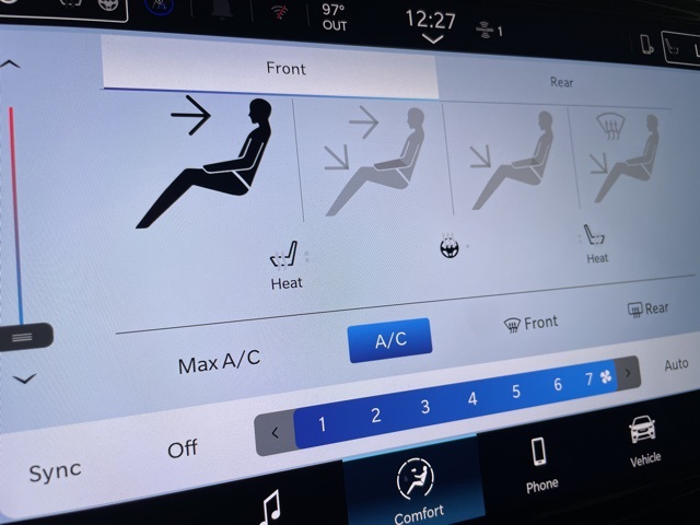 2026 Chrysler Voyager LX photo 31