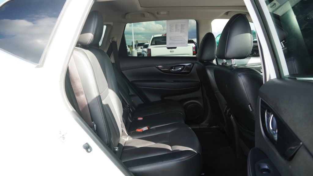 2018 Nissan Rogue SL photo 19